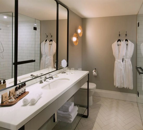 Bath accessories by silver hand general trading